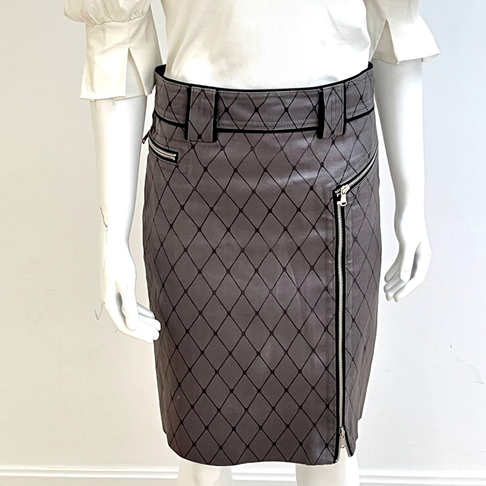 2 for $25 Marc Jacobs Silk zipper skirt